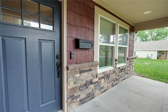 105 S 5th Street, Odessa, MO 64076