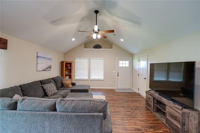 105 S 5th Street, Odessa, MO 64076