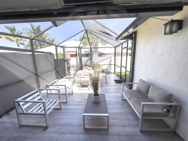 499 SW 28th Avenue, Delray Beach, FL 33445