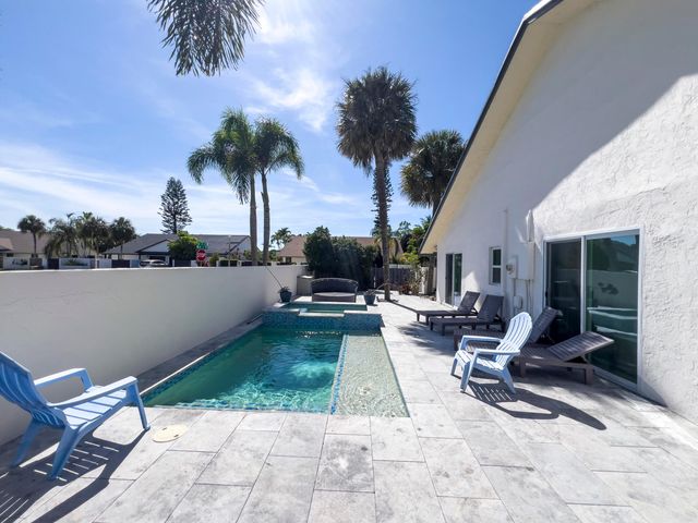 499 SW 28th Avenue, Delray Beach, FL 33445