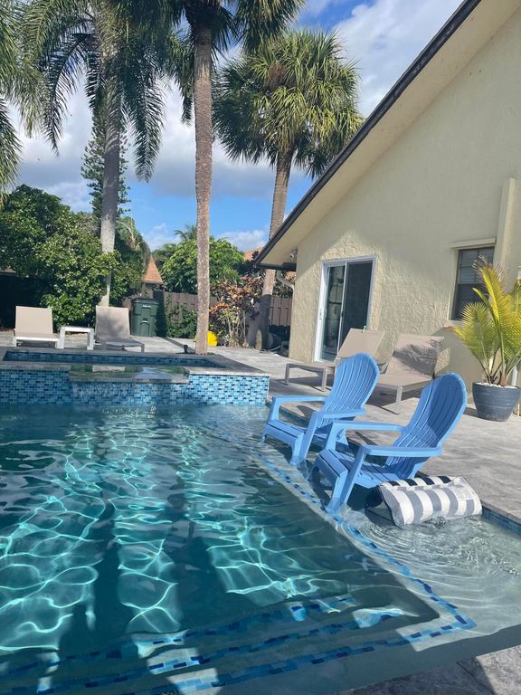 499 SW 28th Avenue, Delray Beach, FL 33445