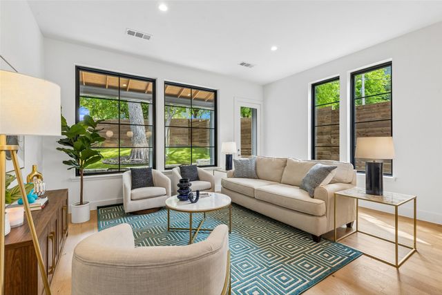 1228 Haines Avenue, Dallas, TX 75208