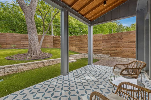 1228 Haines Avenue, Dallas, TX 75208