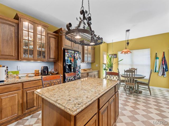 1515 Gedern Drive, Columbia, IL 62236