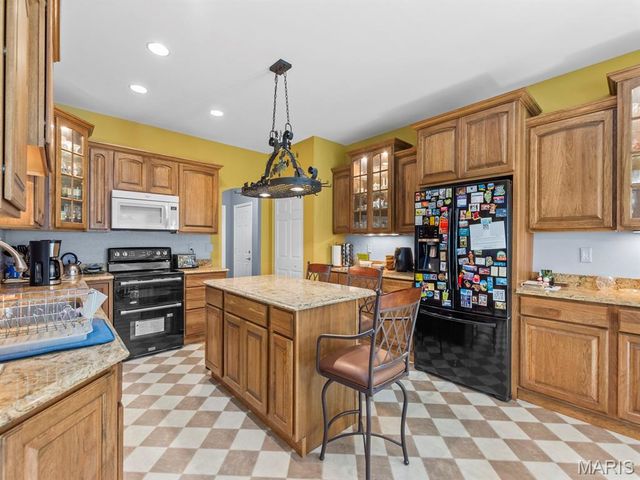 1515 Gedern Drive, Columbia, IL 62236