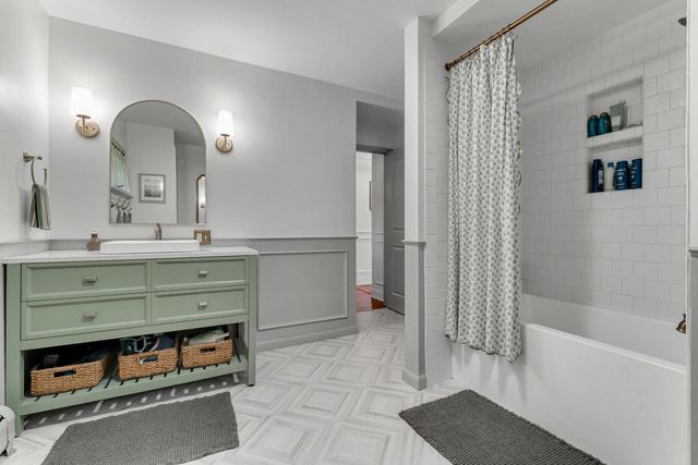 1450 Hinesburg Road, South Burlington, VT 05403