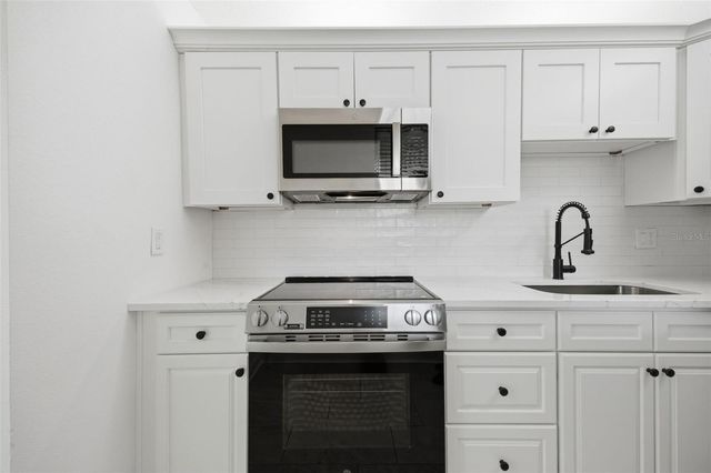 7465 BAY ISLAND DRIVE S 112, South Pasadena, FL 33707