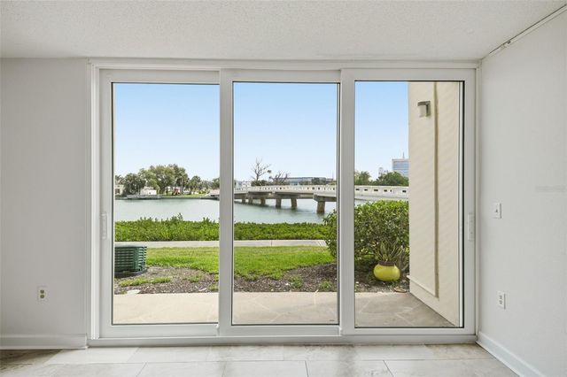 7465 BAY ISLAND DRIVE S 112, South Pasadena, FL 33707