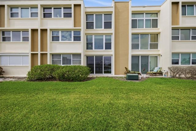 7465 BAY ISLAND DRIVE S 112, South Pasadena, FL 33707