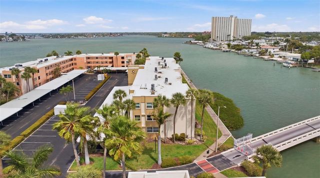 7465 BAY ISLAND DRIVE S 112, South Pasadena, FL 33707