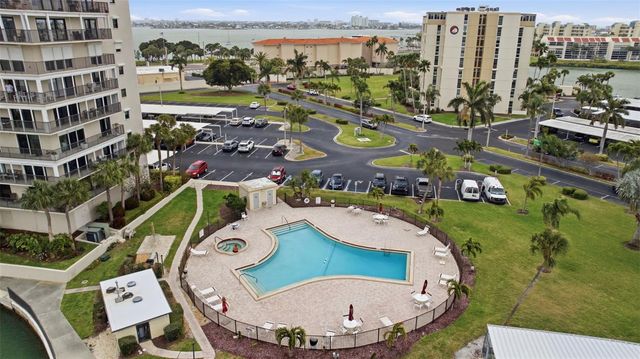 7465 BAY ISLAND DRIVE S 112, South Pasadena, FL 33707