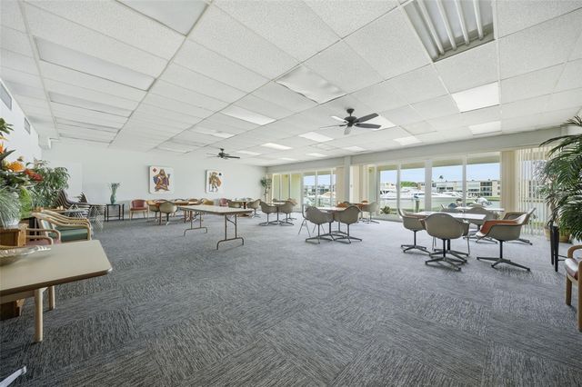 7465 BAY ISLAND DRIVE S 112, South Pasadena, FL 33707