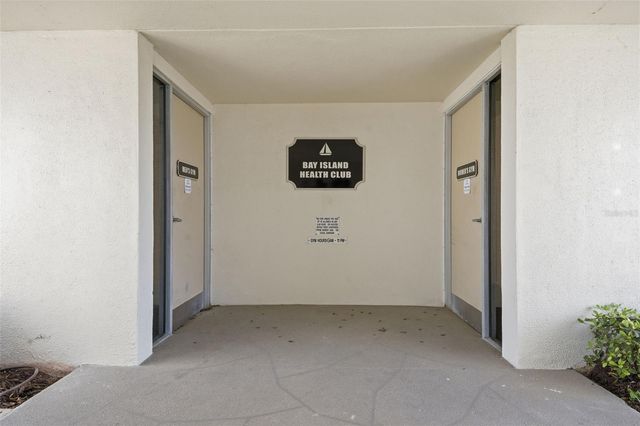 7465 BAY ISLAND DRIVE S 112, South Pasadena, FL 33707