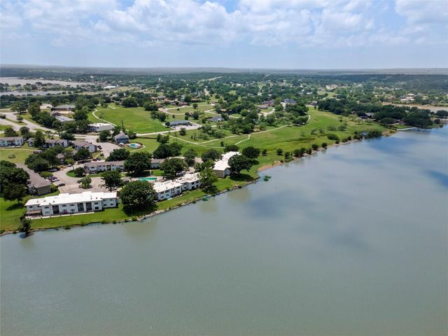 109 Harbor Drive 105, Runaway Bay, TX 76426