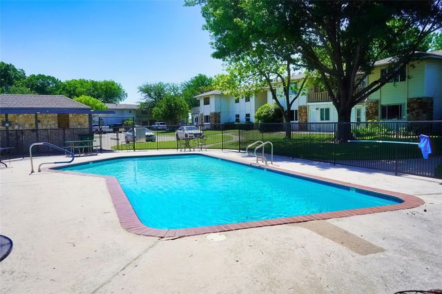 109 Harbor Drive 105, Runaway Bay, TX 76426