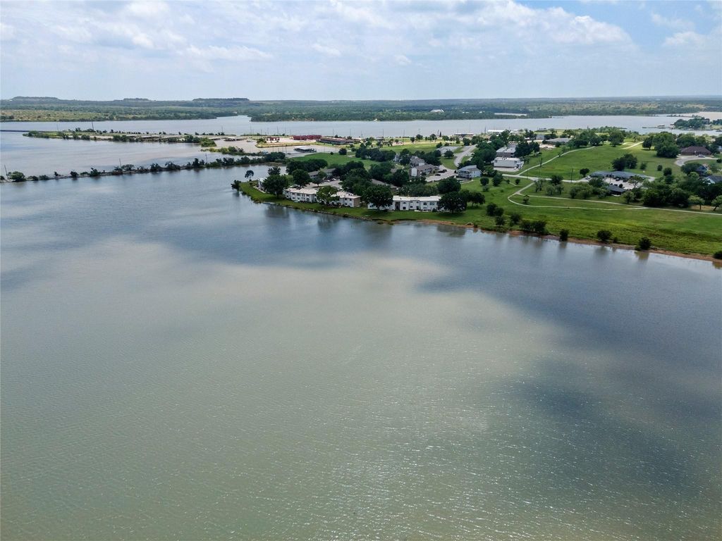 109 Harbor Drive 105, Runaway Bay, TX 76426