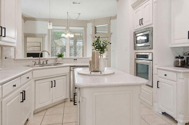 8332 Valley Oaks Drive, North Richland Hills, TX 76182