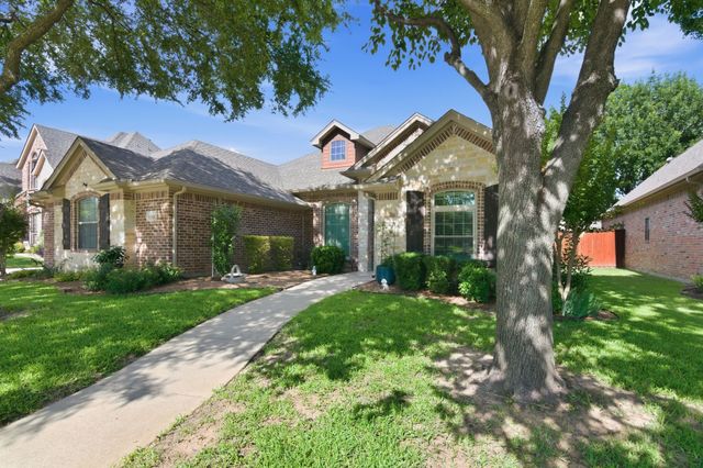8332 Valley Oaks Drive, North Richland Hills, TX 76182