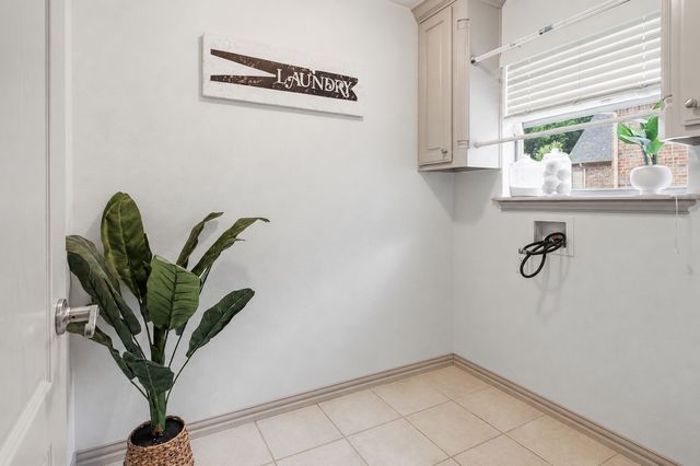 8332 Valley Oaks Drive, North Richland Hills, TX 76182