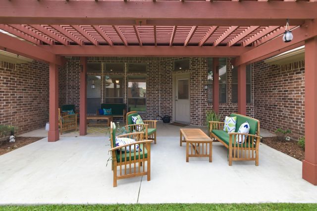 8332 Valley Oaks Drive, North Richland Hills, TX 76182