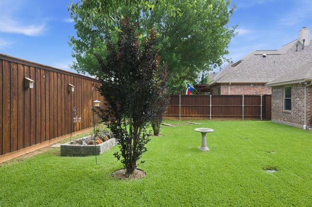 8332 Valley Oaks Drive, North Richland Hills, TX 76182