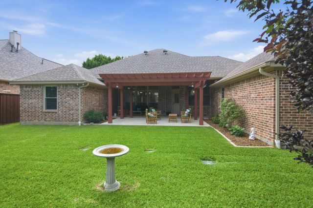 8332 Valley Oaks Drive, North Richland Hills, TX 76182