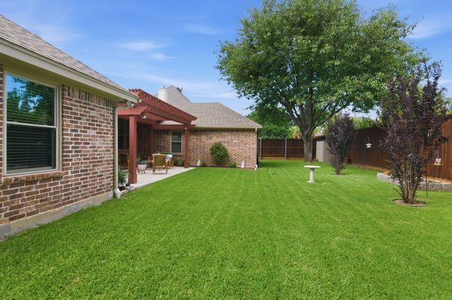 8332 Valley Oaks Drive, North Richland Hills, TX 76182