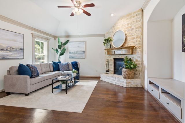 8332 Valley Oaks Drive, North Richland Hills, TX 76182