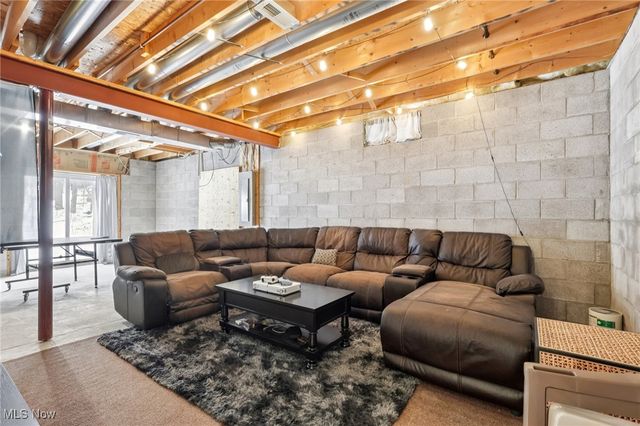 8019 Washington Avenue, North Royalton, OH 44133