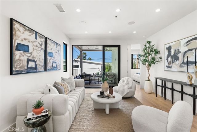 303 .5 Fernleaf, Corona Del Mar, CA 92625