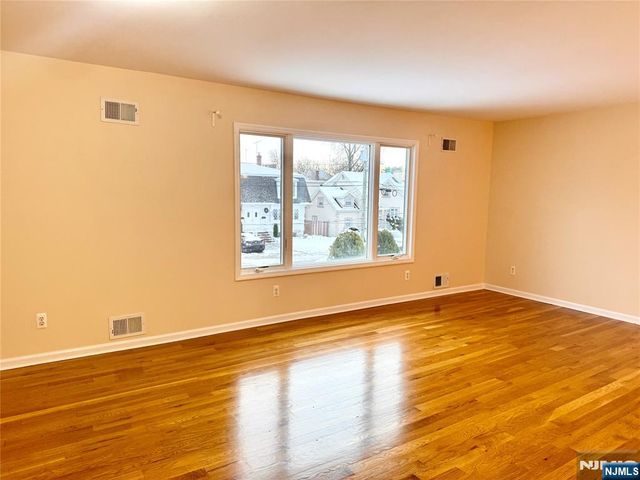 57 Franklin Street 2nd floor, Elmwood Park, NJ 07407