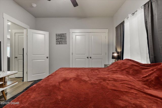35 Francis Dr, Bella Vista, AR 72715