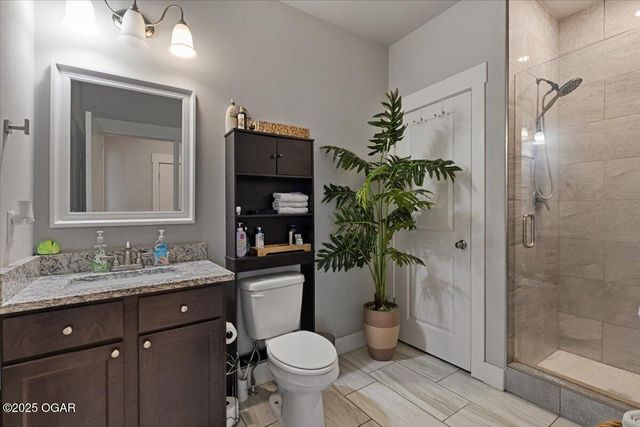 35 Francis Dr, Bella Vista, AR 72715