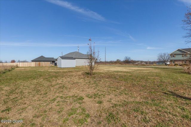 35 Francis Dr, Bella Vista, AR 72715