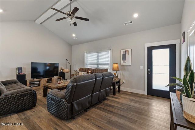 35 Francis Dr, Bella Vista, AR 72715