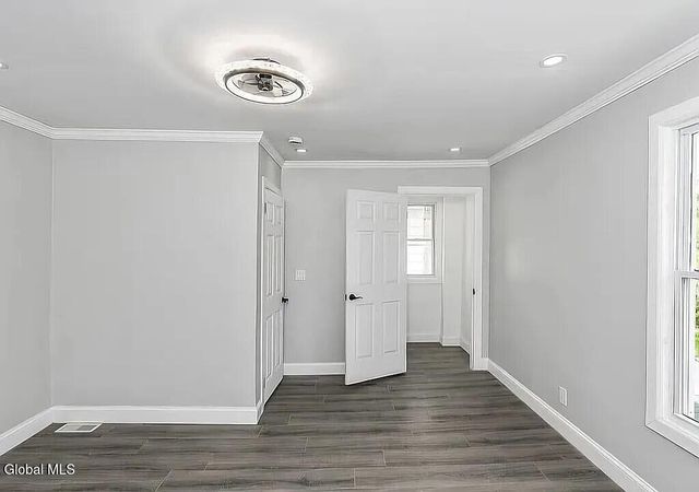 1684 Lake Boulevard, Schenectady, NY 12304