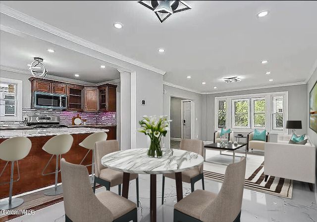 1684 Lake Boulevard, Schenectady, NY 12304