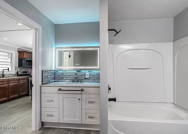 1684 Lake Boulevard, Schenectady, NY 12304