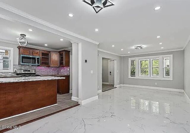 1684 Lake Boulevard, Schenectady, NY 12304