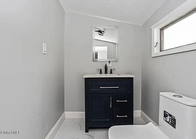 1684 Lake Boulevard, Schenectady, NY 12304