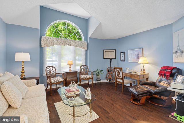 9 EATON CT, Jackson, NJ 08527