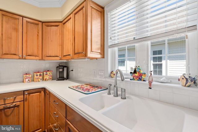 9 EATON CT, Jackson, NJ 08527