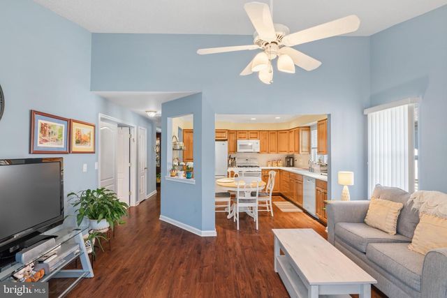 9 EATON CT, Jackson, NJ 08527