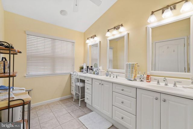 9 EATON CT, Jackson, NJ 08527
