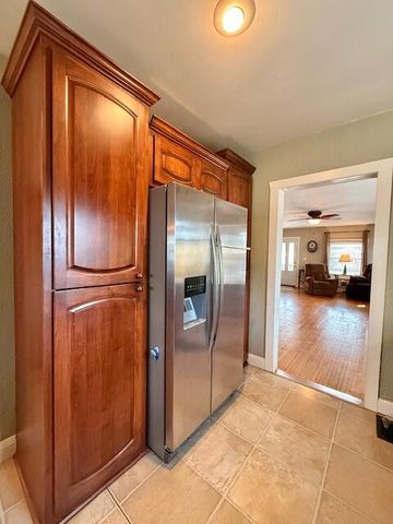 517 E Catalpa Street, Springfield, MO 65807