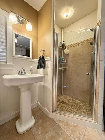 517 E Catalpa Street, Springfield, MO 65807