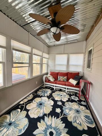 517 E Catalpa Street, Springfield, MO 65807