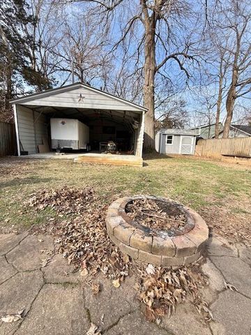 517 E Catalpa Street, Springfield, MO 65807