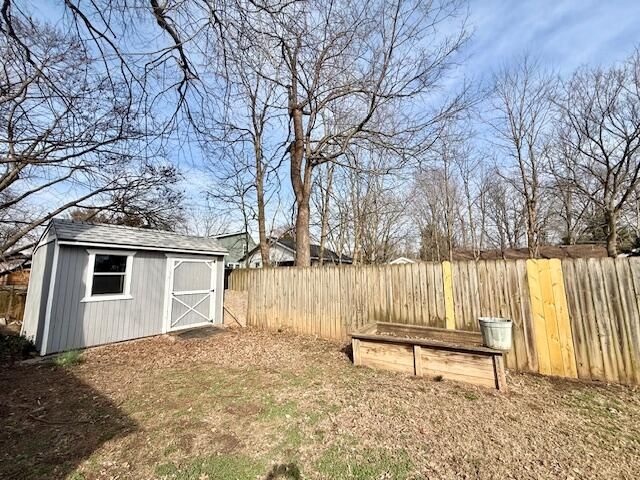 517 E Catalpa Street, Springfield, MO 65807