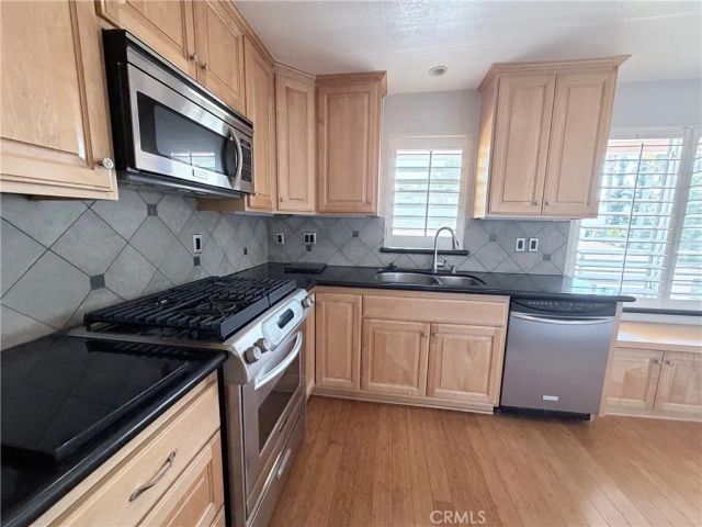 14647 Dickens 8, Sherman Oaks, CA 91403